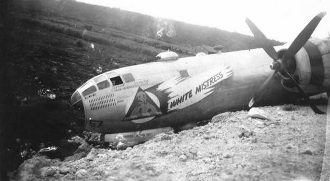 Description: C:\Documents and Settings\Peter Fortune\Desktop\My Web Sites\FortuneArchive\6th_Bombardment_Group_Tinian\Images\BS 40 Planes\CIRCR57 White Mistress_2.jpg
